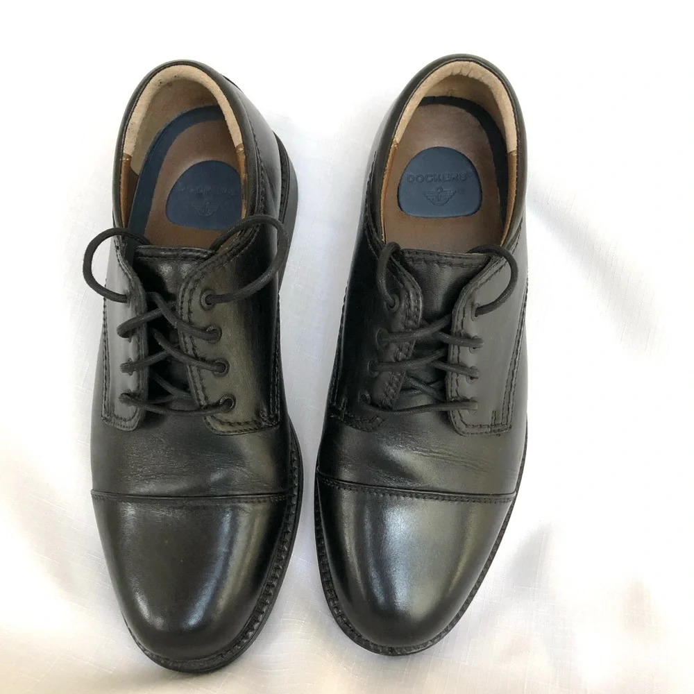 Leather ~  Mens Shoes ~ Dockers ~ Style: Gordon ~ Cordovan Brown Oxfords ~ 10W